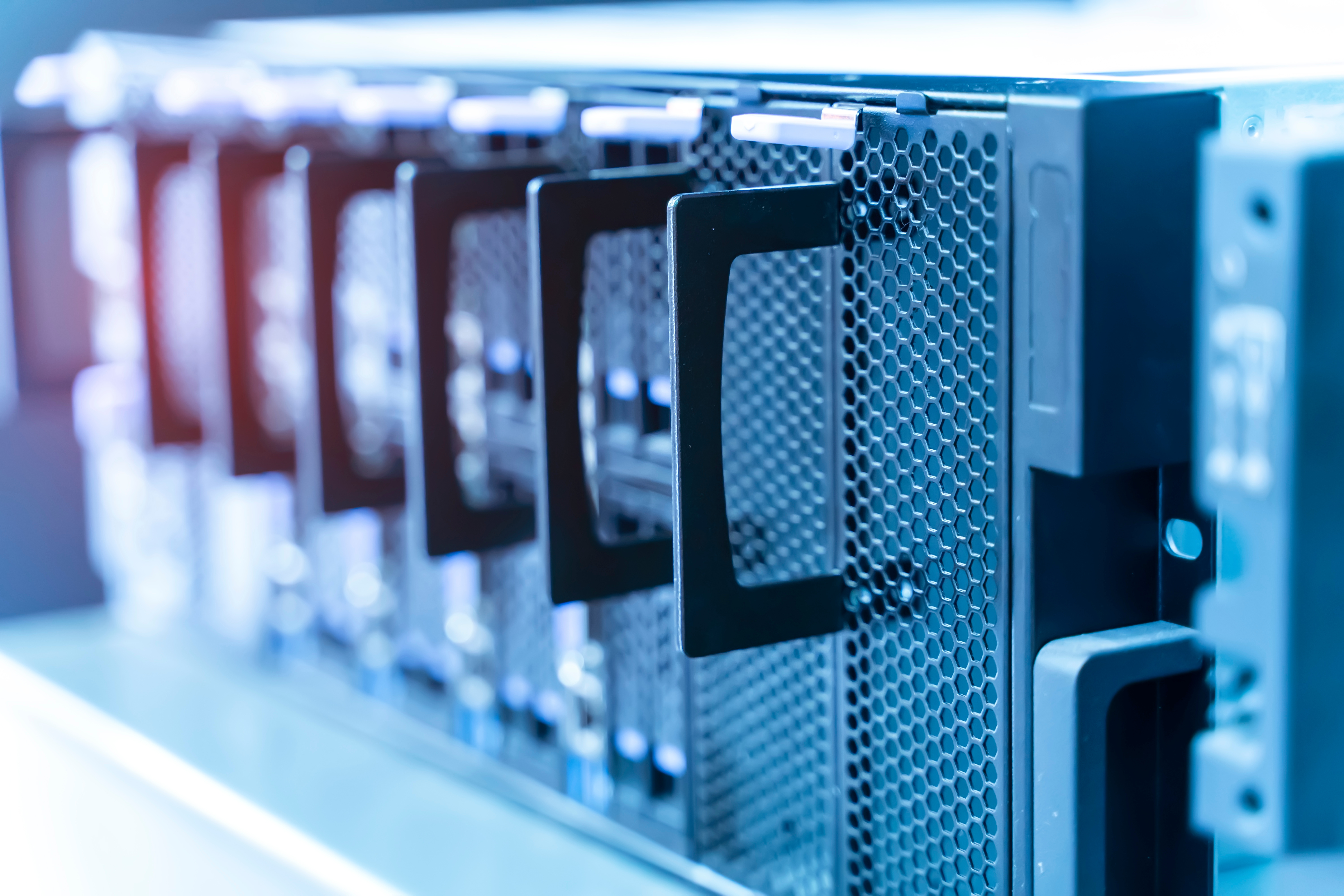 Panel modern servers in the data center vertical